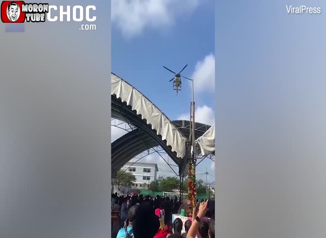 Video :A Thai Navy Helicopter Injures People While Celebrating Children's Day